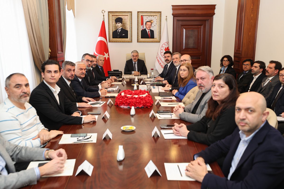 Bursa Valimiz Sayın Erol Ayyıldız’ın başkanlığında düzenlenen “Tekstil Sektörü Hava Emisyonu Yönetim Komisyon Toplantısına” katıldım.

Kentimizin geleceği ve daha yaşanabilir bir Bursa için suyumuza, havamıza ve doğal kaynaklarımıza sahip çıkmak, bu kaynaklarımızın kıymetini