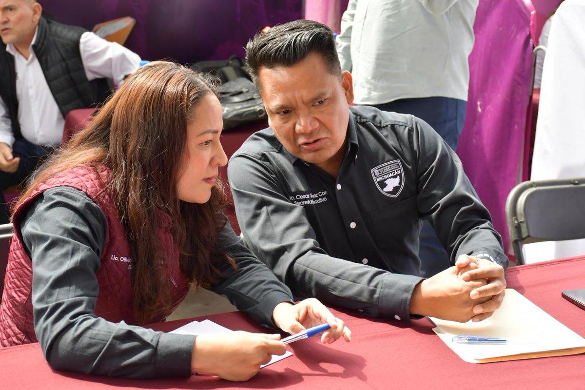 CesarErwinSC's tweet photo. Estuve en #Maravatío en la audiencia ciudadana "Gobernador en Territorio" con el gobernador @ARBedolla . Fue clave para expresar necesidades y trabajar juntos por Michoacán.
#MichoacanEsMejor #MichoacánPuntaDeLanza https://t.co/EjOBW0B8WI