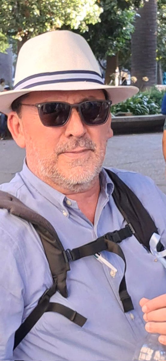 MiPatriaMiGuia's tweet photo. 🚨 ZURDO INFILTRADO 

Hola @RobertoOrregod así vas a charlas en favor de la ideología de género? por tu hermano transgénero?

Tienes causas por VIF? Tu constructora está demandada por estafa ? Ojo @PRChile @psc_cristiano con este embacuador. 

ROBERTO ORREGO DA SILVA @CataDelRealCL @cristian_arayal