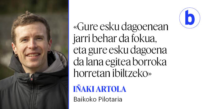 berria's tweet photo. Lau urteren ostean finalerako txartela preziatua eskuratu du Iñaki Artolak, Jon Mariezkurrenarekin batera; ilusio handiarekin dago, baita lehiatzeko gogoarekin ere. Irakurri osorik, hemen 👇
https://t.co/USV1P0krgu https://t.co/Rz6Nuzv1cI