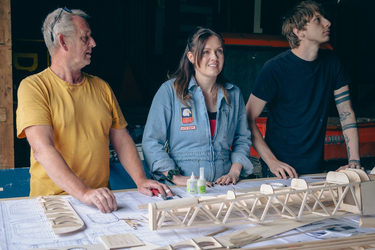 Starting right now on @uandyesterday... don't miss the second episode of #MastersofReinvention.

Tonight's ambitious projects are a Luton Minor aeroplane and an armchair drafting table.

Starting right now on @uandyesterday!