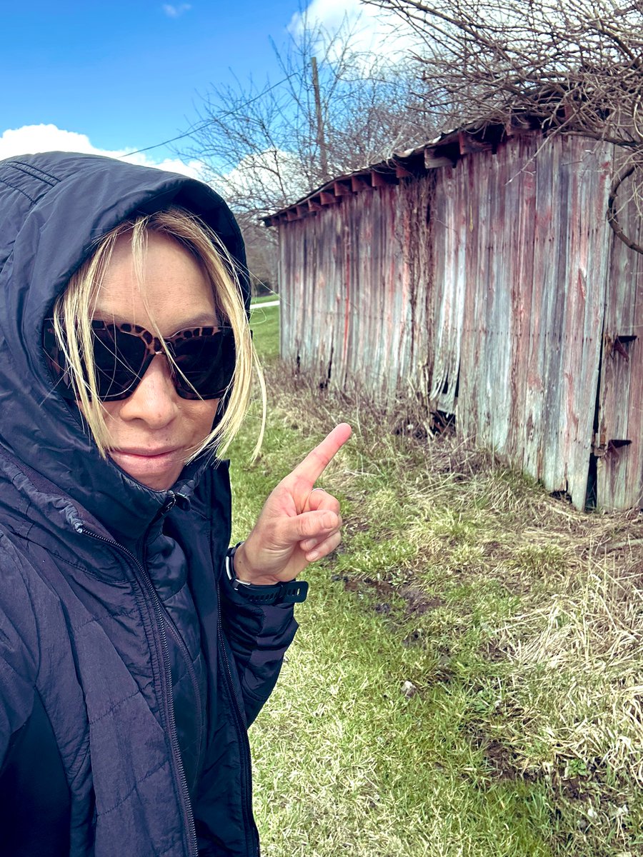 asianposh2022's tweet photo. Crazy windy in central Ohio ! Walked because ain’t no way I’m going to fight mutha nature 💨🍃 #4miles #delawarecountyOhio https://t.co/zPhB0pupRx