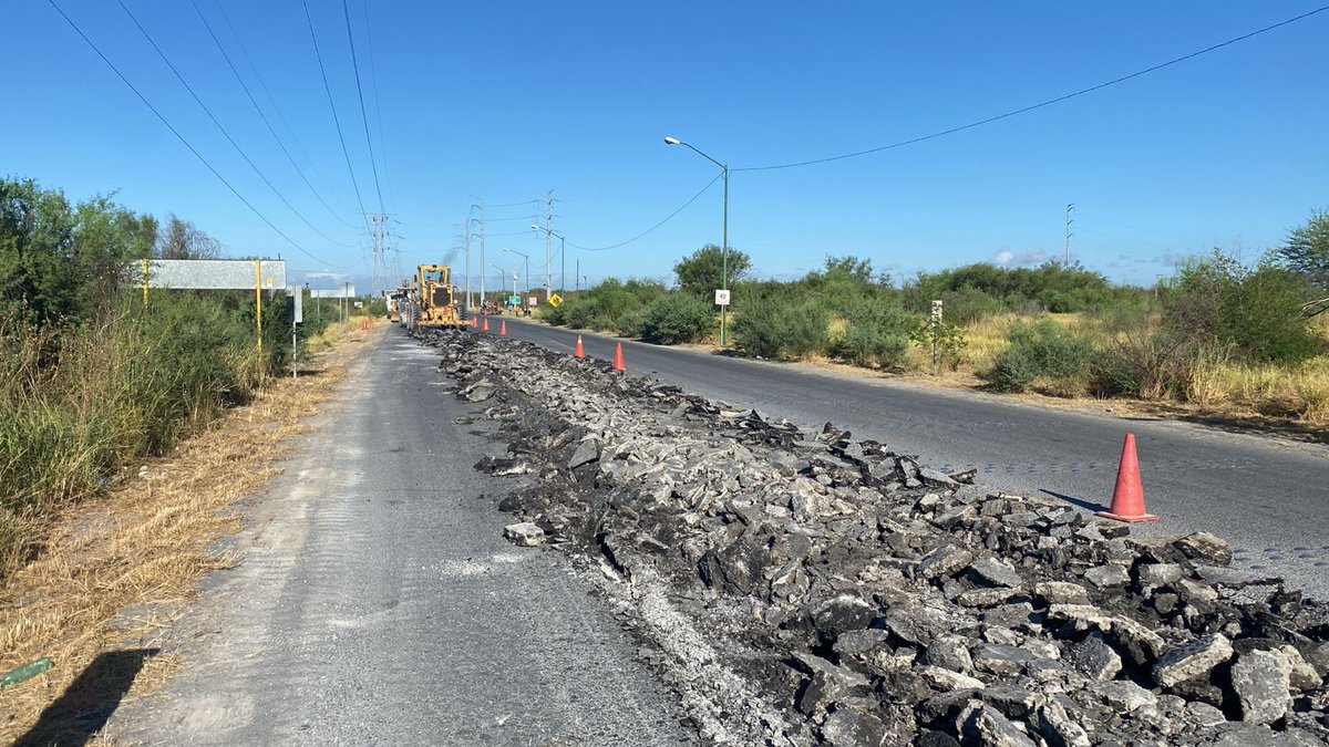 Con la rehabilitación de pavimentación asfáltica en el Libramiento General Lázaro Cárdenas del Río, entre Libramiento 5 de Junio y Blvd. Valentín Barrera, avanzamos en la construcción de un #Tamaulipas con caminos más seguros y eficientes.
