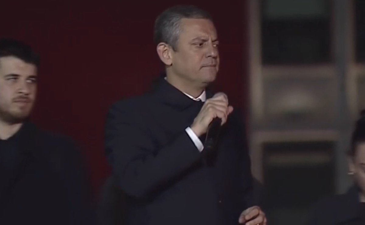 Özgür Özel’in Saraçhane’de boykot çağrısı yaptığı firmalar:

—Espresso lab
—d&amp;r
—Idefix 
—Demirören AVM
—Kilim Mobilya
—ÜLKER
—Türk Petrol, Milangaz, Likitgaz
—İhlas ev aletleri
—misli.com - iddaa.com
—Milli Piyango
—ETS Tur