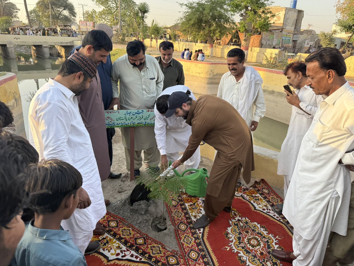 Started Plantation drive in my district #Badin

2000 trees per union council; started from my home union aiming to cover all of my district. 🌱