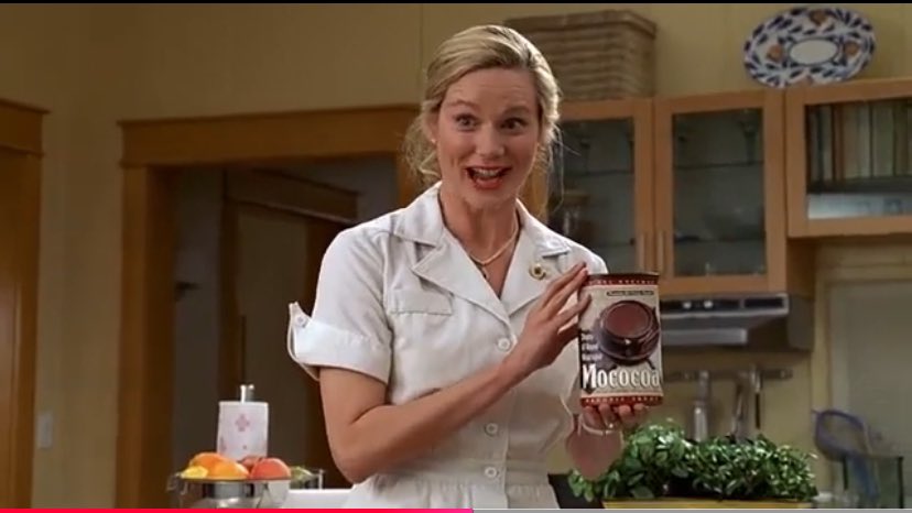 В какой-то момент дебатов я поймала себя на том, что Жданов ведет себя странно, но знакомо. Почти сразу вспомнила «Шоу Трумана», где жена Трумана стала рекламировать какао посреди эмоционального разговора о детях