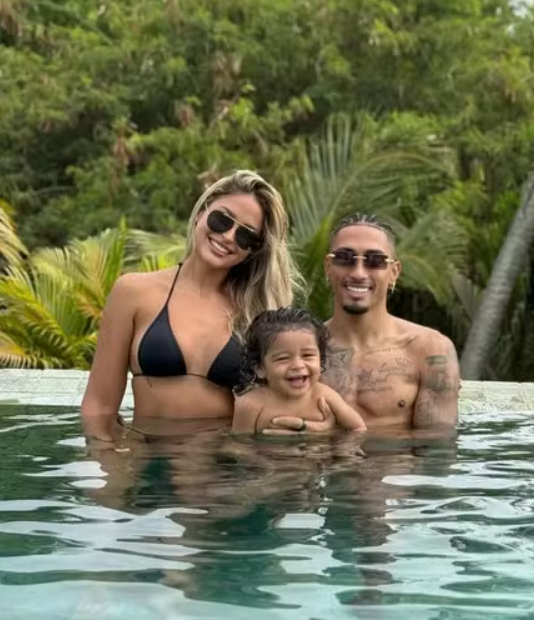 balotaromantico's tweet photo. NOTA DE APOIO:

nós, o povo brasileiro que ama o futebol e a seleção  estamos apoiando o jogador raphinha

estão tentando acabar com o esporte mais popular do mundo...tá virando crime provocar

o pai de família e apaixonado raphinha é inocente https://t.co/rtOi5SEGRY