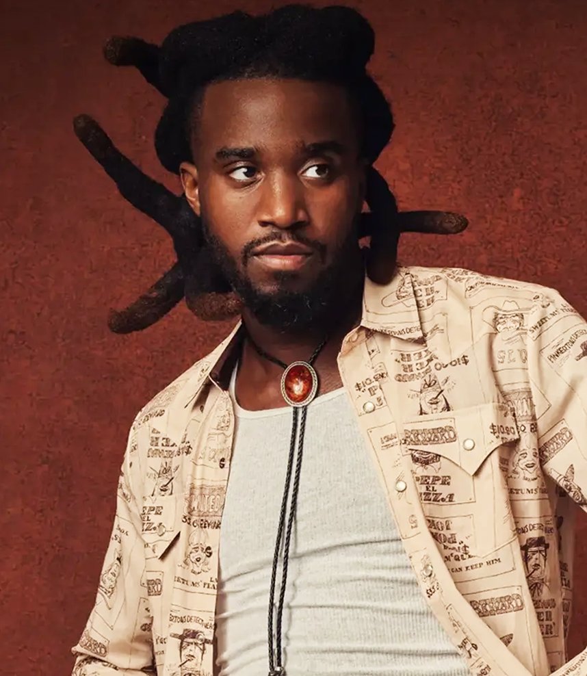 💐 Shaboozey revelou que Beyoncé enviou suas famosas flores para sua mãe: 

“Poder colaborar com ela foi uma forma de deixar minha família orgulhosa, de mostrar que eu também poderia ser uma fonte de inspiração. Eu realmente amo a Beyoncé. O mais engraçado é que não temos o