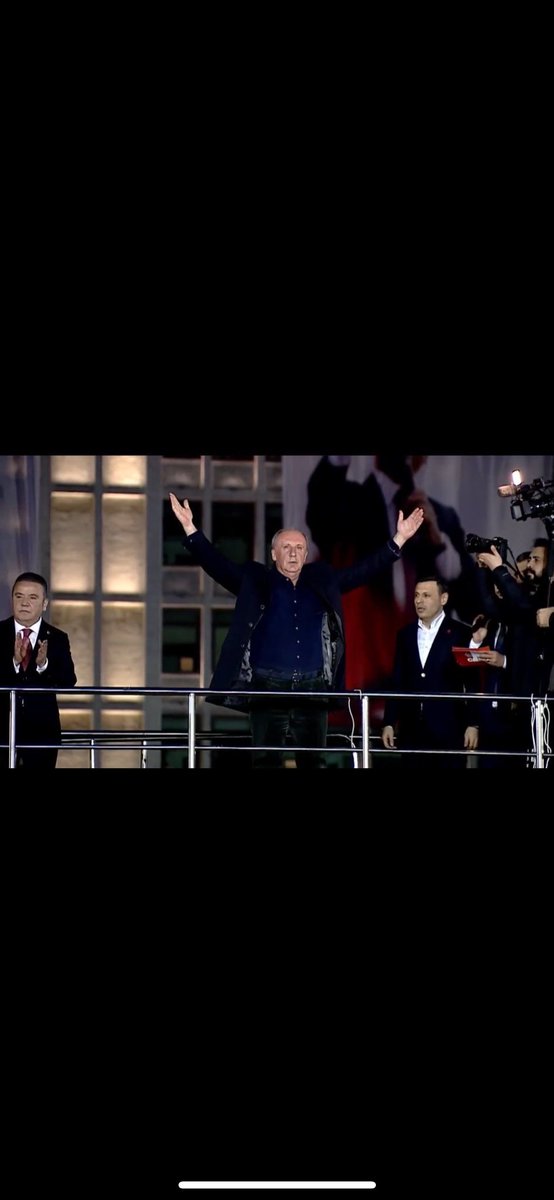 CHP, bu adamın hakkını ödeyemez. Kemal Kılıçdaroğlu hem bu adamı hem de Türkiye’yi harcadı.
#Muharremİnce