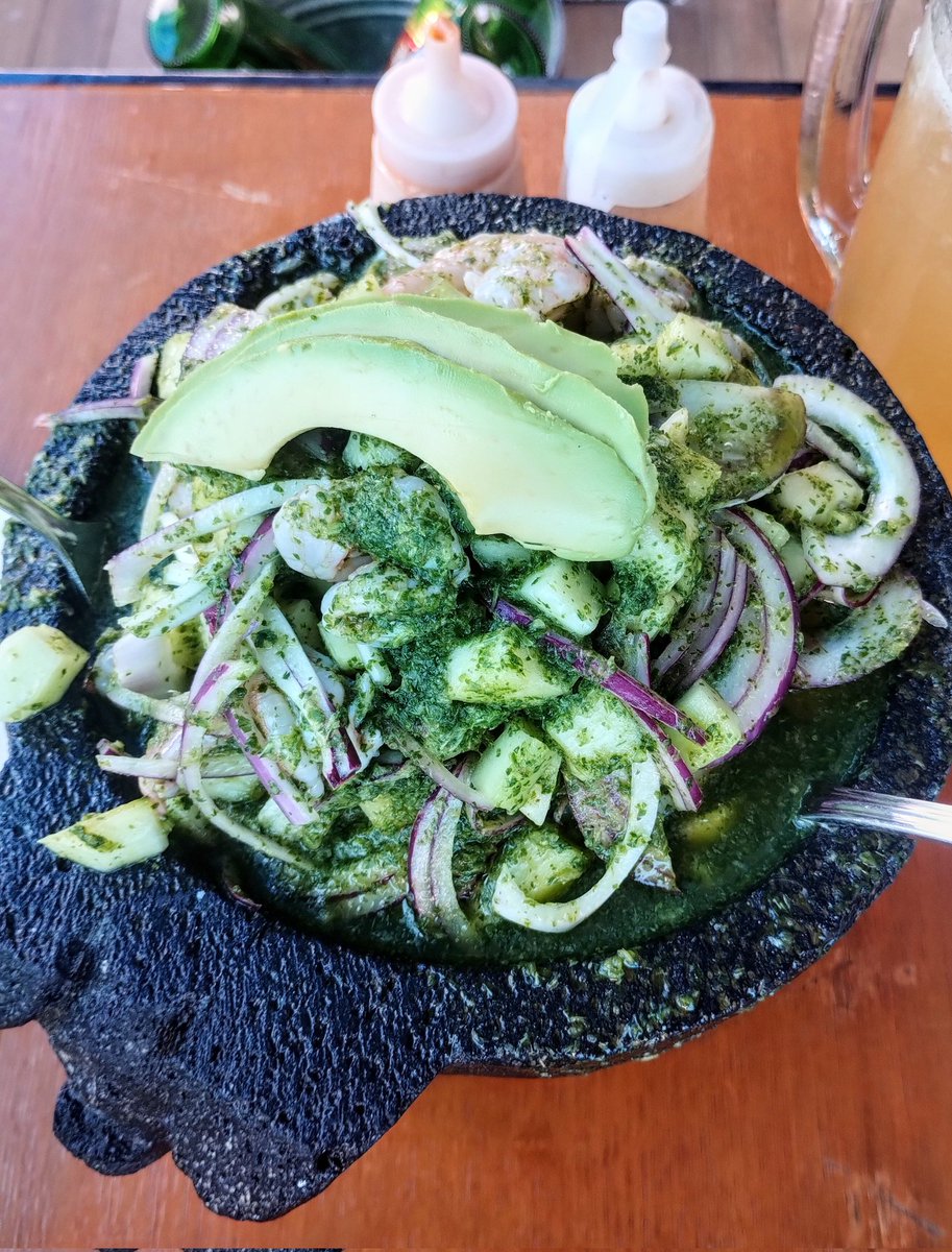 joduher's tweet photo. El nutriólogo me recomendó alimentos verdes... Y yo bien obediente!!! 
#aguachile #comidamexicana🇲🇽 https://t.co/Mmusl4MWZJ