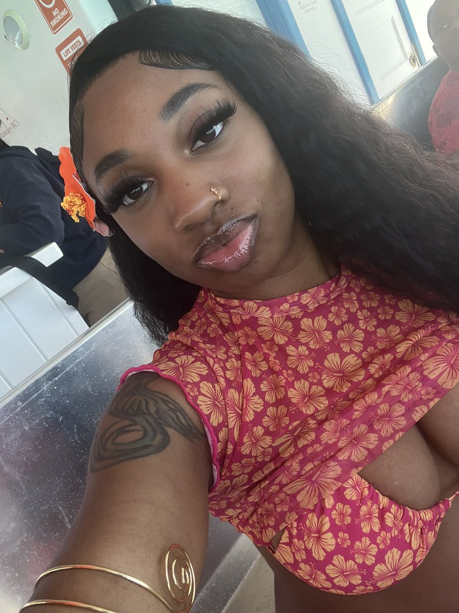 heyyvae's tweet image. Left the BS on U.S Soil🏝️💕