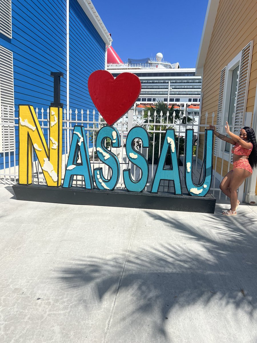 heyyvae's tweet image. Left the BS on U.S Soil🏝️💕