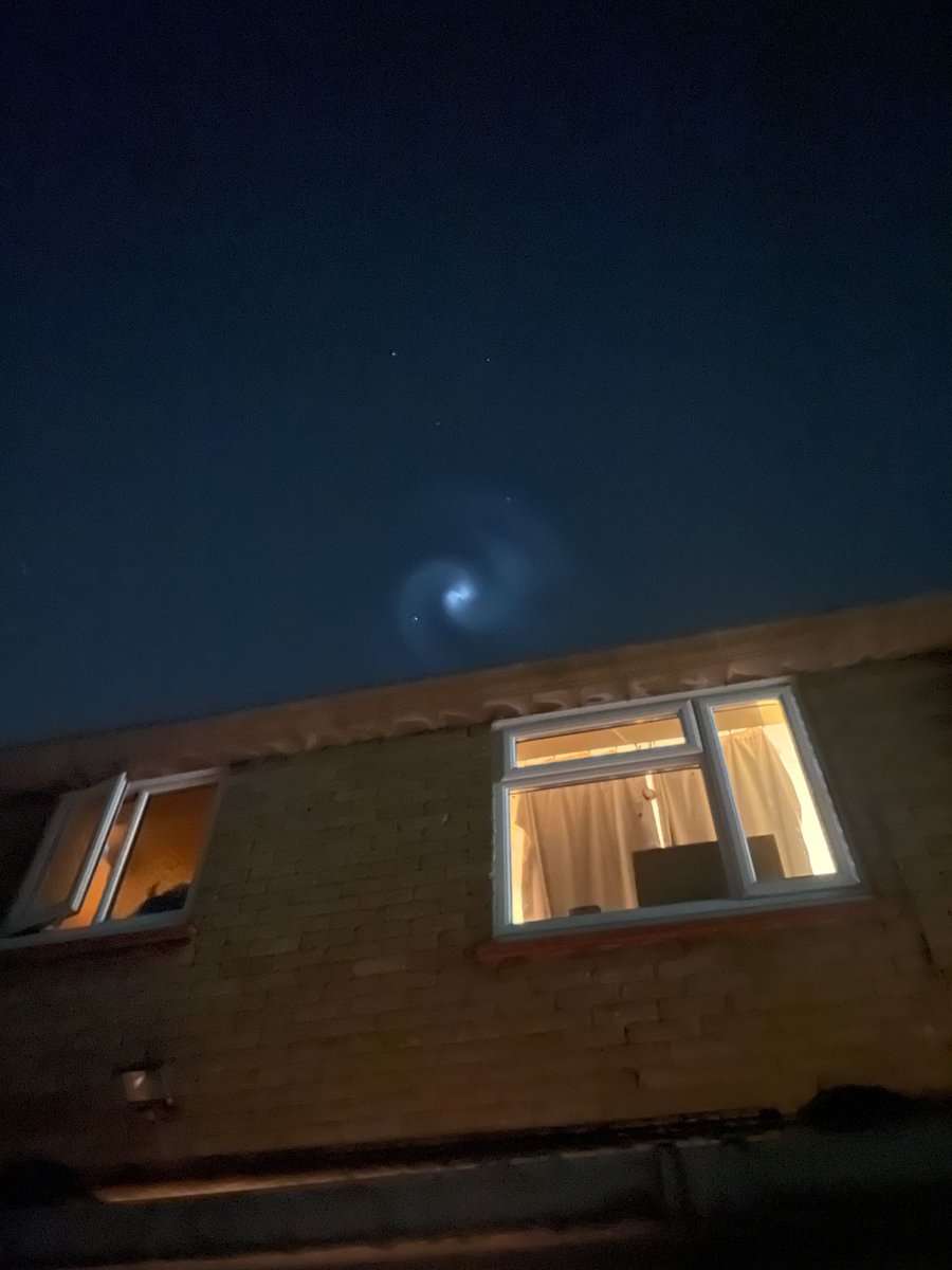nickluckham's tweet image. Weird thing to see in the sky at night. What are we thinking? Bit of a rocket launch spinning off and outgassing or out…fuelling? Aliens? 

Probably the first one.