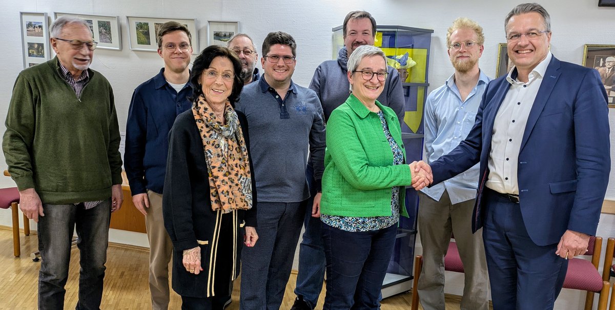 DerMueller_FDP's tweet image. Der einstimmig frisch gewählte neue Vorstand des FDP-Verbandsgemeindeverbandes Rheinauen. 💛
#Altrip #Neuhofen #Waldsee #Otterstadt