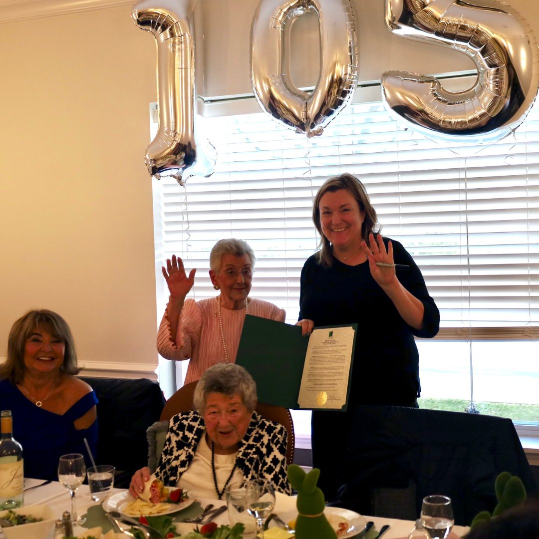 Earlier today, Village President Kathryn Ciesla honored Evelyn “Lynne” Luchini on her 105th birthday with a proclamation declaring March 24, 2025, as Lynne Luchini Day in Northbrook! A retired teacher, Lynne’s life reflects dedication to family, community, and country. 🎂🎉