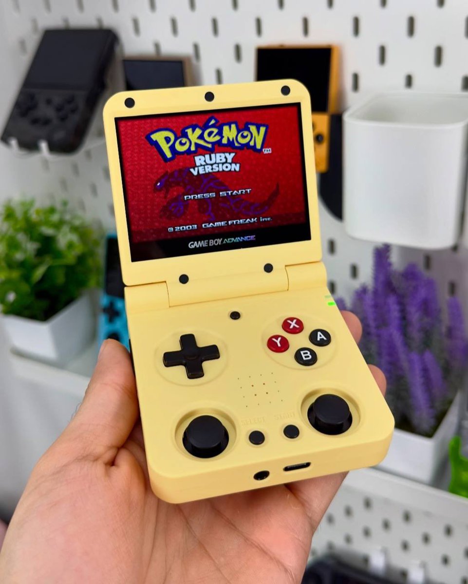 Miyoo flip yellow color ☀️
s.click.aliexpress.com/e/_onj7VVH

#miyoo #retroconsole #miyooflip #miyoo