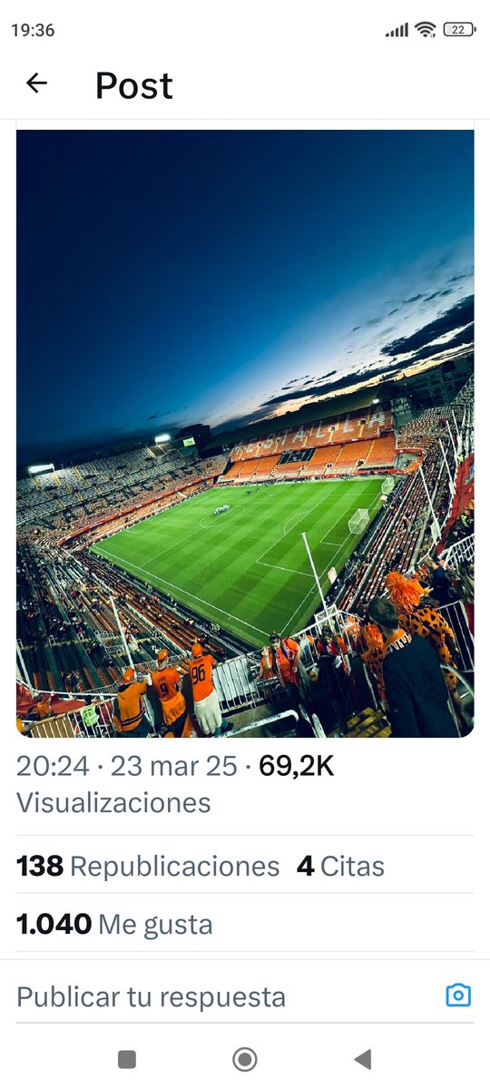 Que lección de comportamiento el que vimos ayer en Mestalla,que lastima😞perder ese gran "teatro"del Fútbol!!de ¿quién fué la bonita "idea"de que èste desaparezca?maldito dinero,cuanto nos vamos arrepentir!!yo seguiré pensando en mí Luis Casanovas.