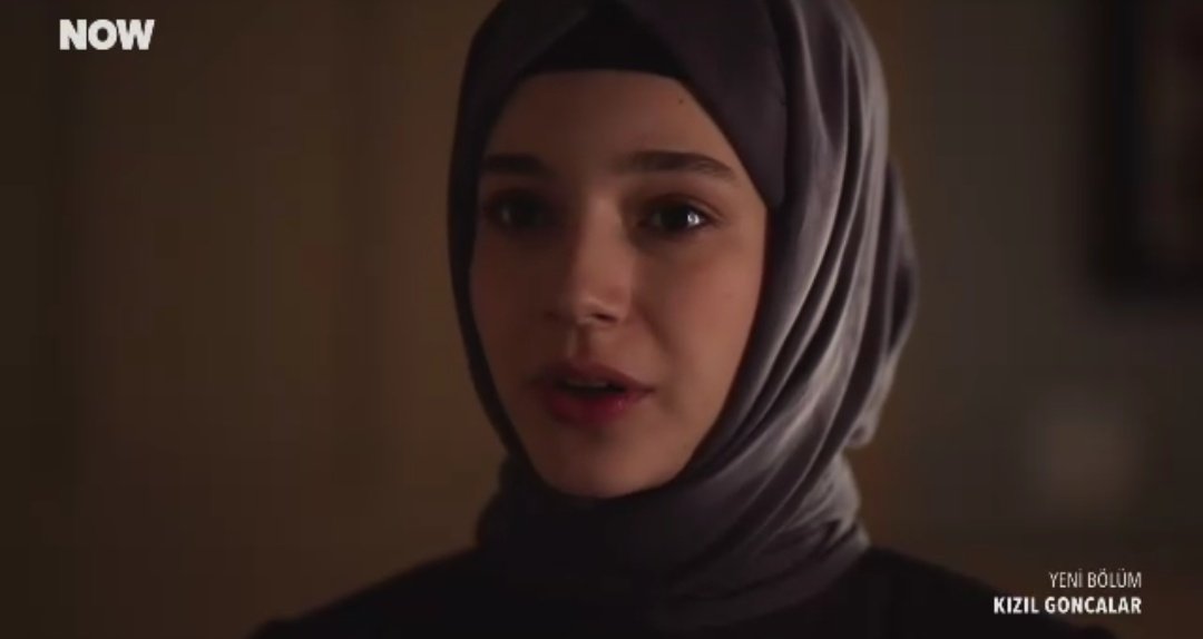 t_kalbi's tweet photo. "Zeynep sen bana bir hediye değil aile verdin."
Yahu bayram ya herkes sarılıyor sizde sarilsaniza, bırak sarılmayı sosyal mesafe var resmen şaka gibi.
#KızılGoncalar #cünzey https://t.co/1ImxbHuwpr