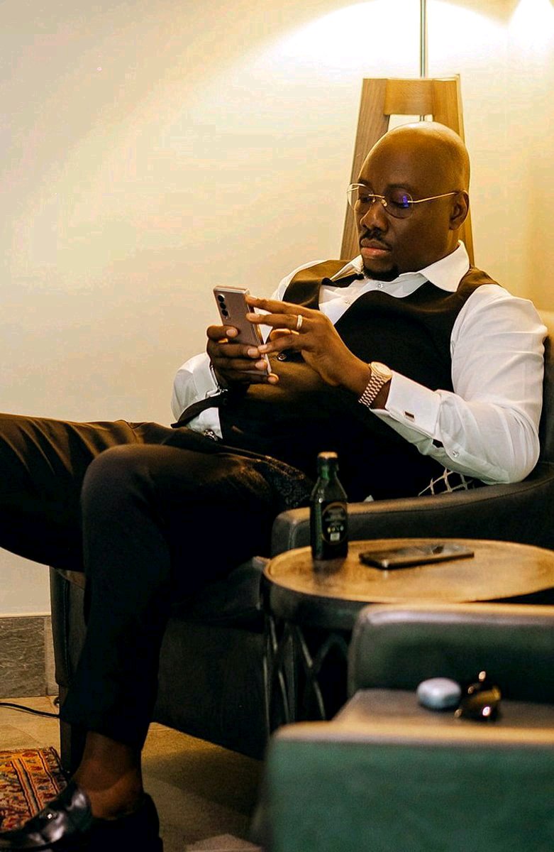 ObiCubanaFC's tweet image. ○SEND YOUR ACCOUNT NUMBER ONLY. 

UBA 
OPAY 
KUDA 
PALMPAY 
MONIPOINT 
ACCESS 
FIDELITY 

FOLLOW ME AND TURN NOTIFICATIONS • Reece James • Egypt • Abike