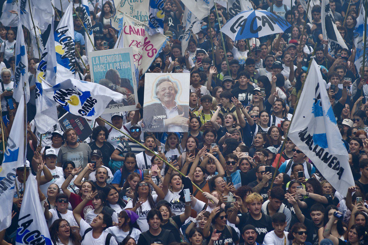 Gm1YSE1W4AAanCB?format=jpg&name=large