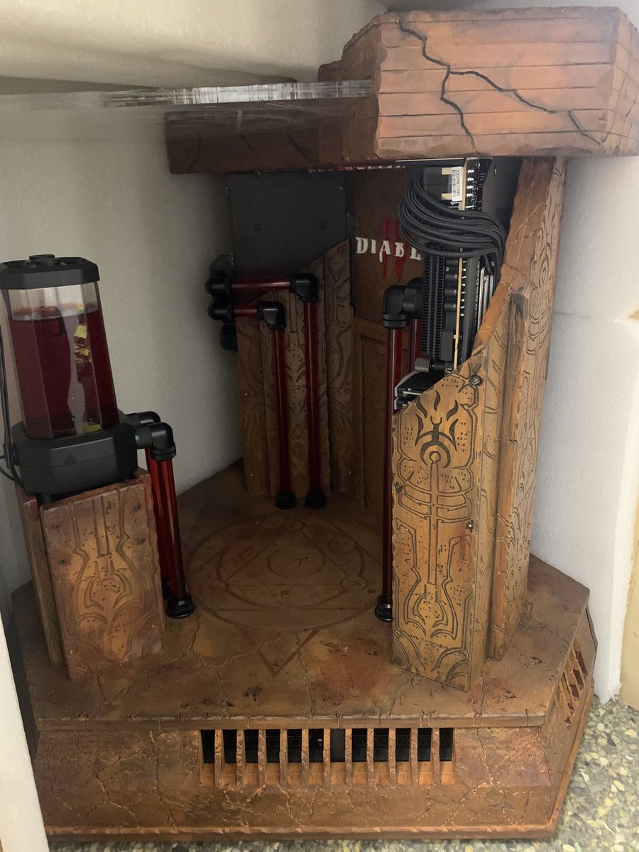 Mañana toca montar este bicho con <a href="/SerasCosplay/">Seras 🍂</a>