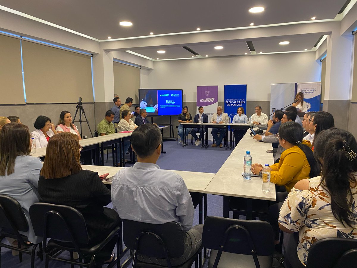inmobiliarec's tweet photo. ¡Aportamos a la educación superior de #Manabí!

Entregamos vehículos en convenio de uso a la @UleamEcuador por 2 años, que permitirán:

📍Potenciar el desarrollo de campus en distintos cantones.
🦺Apoyar la gestión institucional en épocas de emergencia.

#ElNuevoEcuadorResuelve https://t.co/rU1nYRMo0D