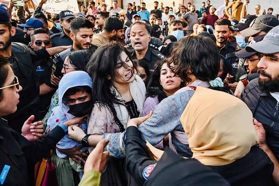 maryammjamali's tweet photo. Yes, Baloch youth already disillusioned and angry at how they are marginalized and profiled, always at the mercy of FC, watching their loved ones be extrajudicially detained and murdered, will look at this and not think that supporting an insurgency is their only option. https://t.co/OQANCkANt9