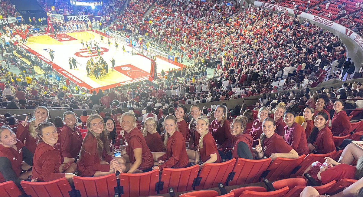 Oklahoma Soccer (@ou_wsoccer) on Twitter photo out here supporting <a href="/OU_WBBall/">Oklahoma Basketball</a> β
Letβs finish strong in the second half π£οΈ out here supporting <a href="/OU_WBBall/">Oklahoma Basketball</a> β
Letβs finish strong in the second half π£οΈ
