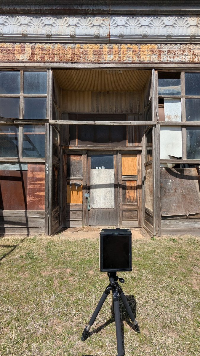 kevincampphoto's tweet image. Out with the Cameradactyl 8x10 again today. This time in nearLy a ghost town of Maramec, OK. #pinhole #largeformat #cameradactyl #papernegative