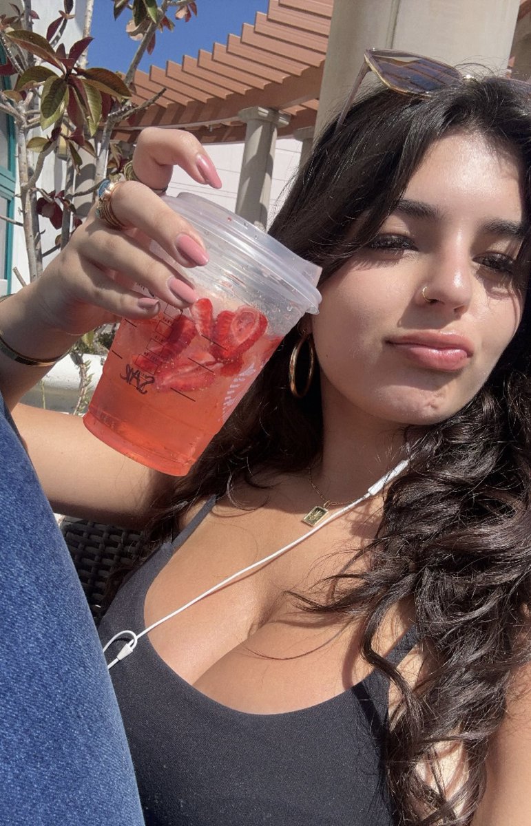 ownerellarose's tweet image. go reimburse my starbucks simp