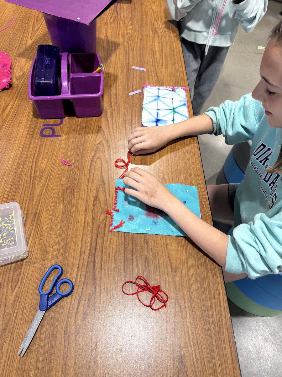 brandyb422's tweet photo. 4th grade is learning all about that whip stitch to create pillows from their needle felting! @campbellcubs https://t.co/ION4974cqI