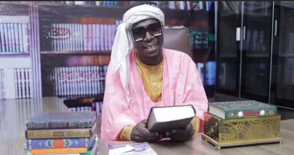 abbkar_ai's tweet photo. Popular Kannywood actor Baban Chinedu has urged Christians to embrace Islam, stating that top Christian leaders will never tell them the truth.

The actor declared that Islam is the true religion and the right path. https://t.co/fLaoynIhIh