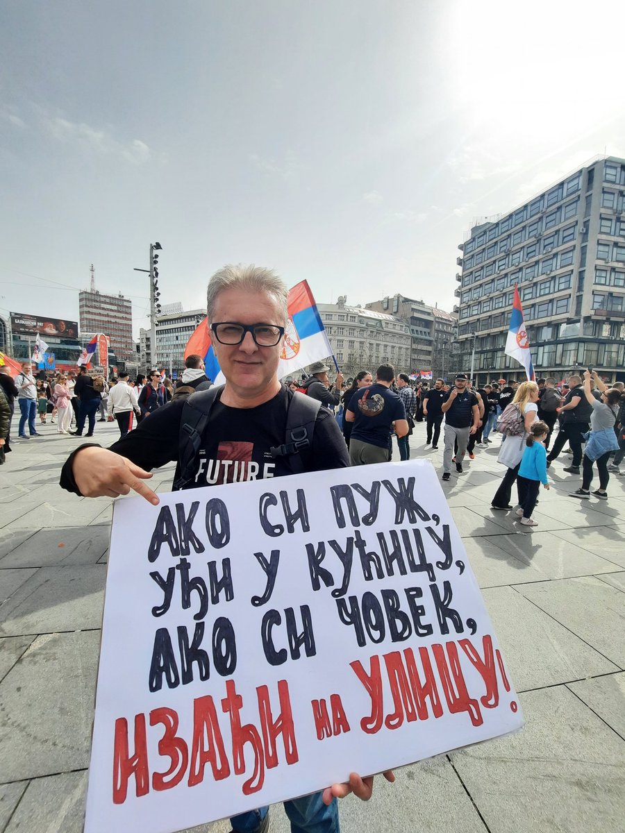 NoviNMilenkovic's tweet photo. Ovo je vreme u kom više nema neutralnih. Nema apolitičnih. Ili ste na strani sopstvenog naroda i njegove budućnosti - ili ste na strani zlikovaca! https://t.co/vyifZzwP9m