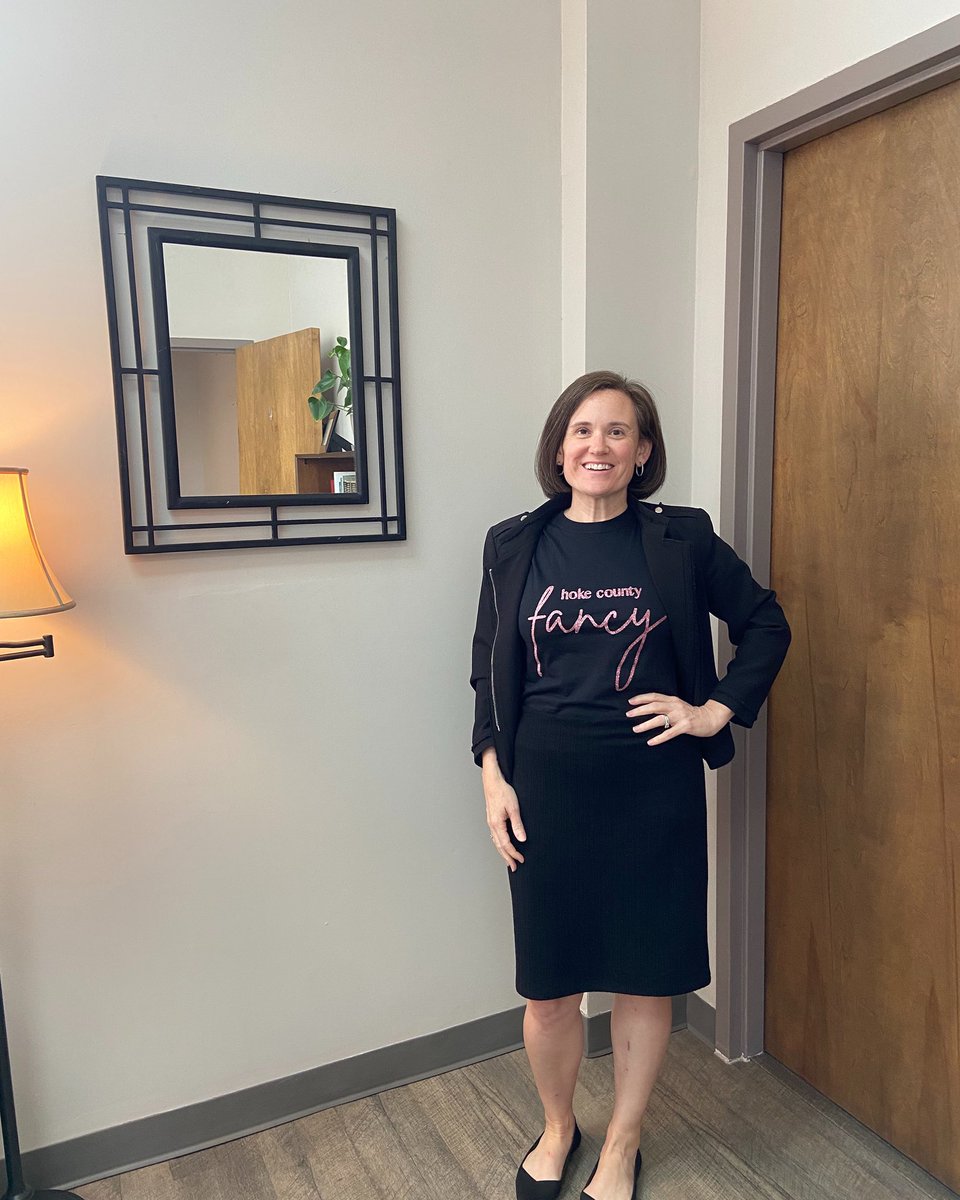 beth_for_judge's tweet image. Starting off Hoke County Family Court week with sparkle! District Court judges have exclusive jurisdiction at the trial court over divorce, custody, property division, child support, and alimony. #judgebethtanner #experiencematters #hokecountyfancy #proudtorepresentmooreANDhoke