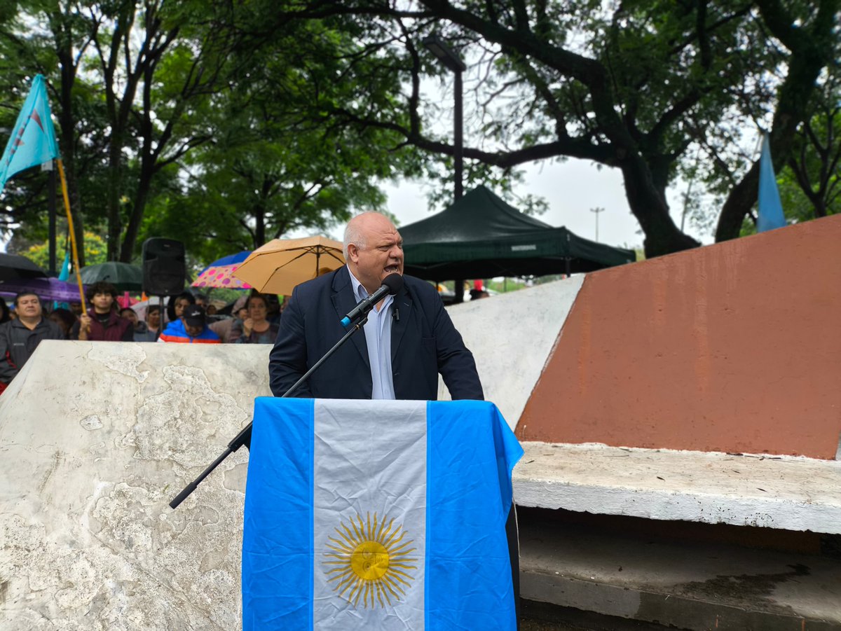 La intensa lluvia del mañana de este #24DeMarzo no pudo detener que la dirigencia y Militancia de <a href="/libresdelsurnet/">Libres del Sur</a> nos diéramos cita al Parque de la Memoria para decir más fuerte que nunca : 
#MemoriaVerdadYJusticia 
#Son30000