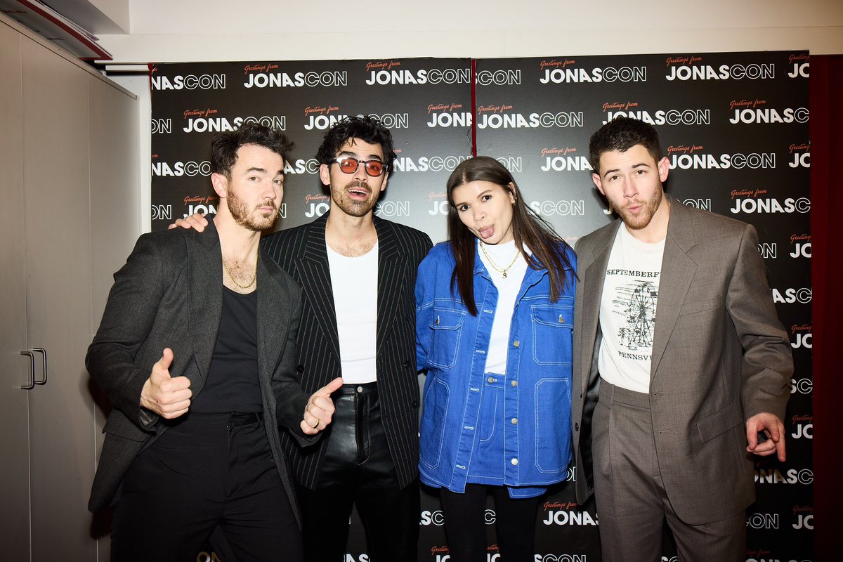 flllywithme's tweet image. Somehow it gets better every time 💙
Thank you @jonasbrothers for the past 17 years. I’ll carry these memories with me forever