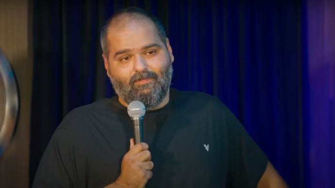 Hamdoonnasir98's tweet photo. Me ; if i have time machine : 

@kunalkamra88 https://t.co/lZ7h76doGh