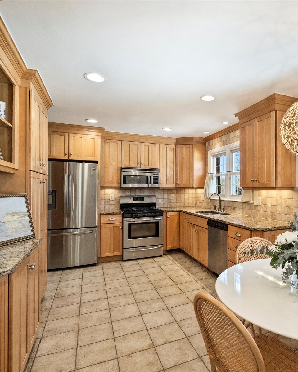 Dickens Mitchener tweet media