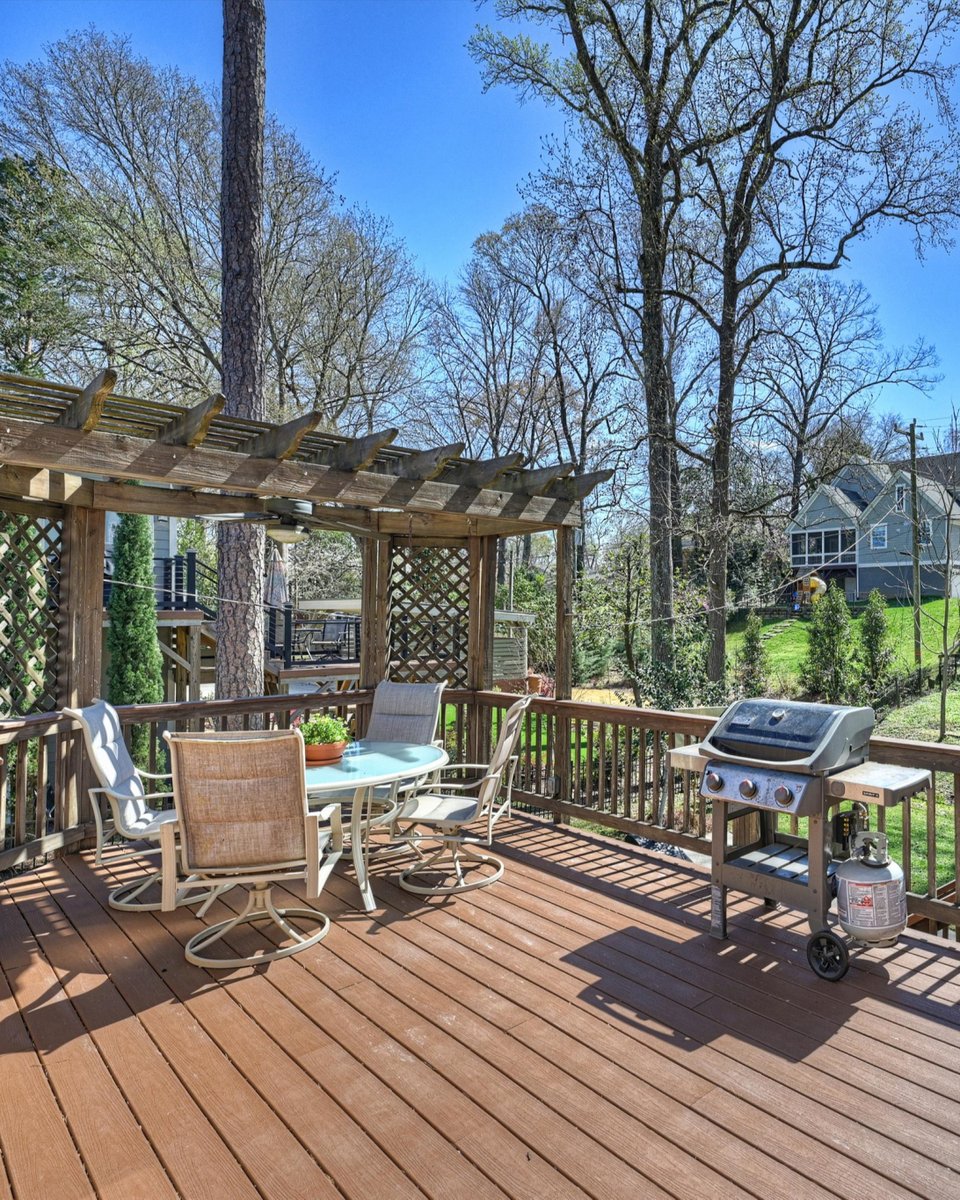 Under Contract! 🏡
📍138 Scofield Road Charlotte, NC 28209

3 Beds | 3 Baths | 1,891 SqFt

Wonderful opportunity to live in Barclay Downs with top-rated schools &amp; swimclub!

Contact Annie Daughtrey at acherry@dickensmitchener.com to learn more!