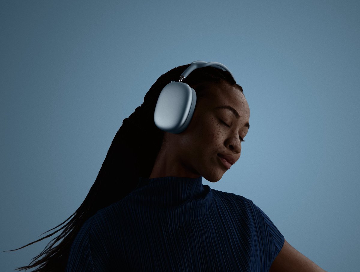 gregjoz's tweet image. Next month AirPods Max are leveling up with lossless audio and ultra-low latency audio—bringing you mind-blowing sound quality. 🎧

Whether you’re a music creator or music lover, this is the ultimate audio upgrade! 🔥