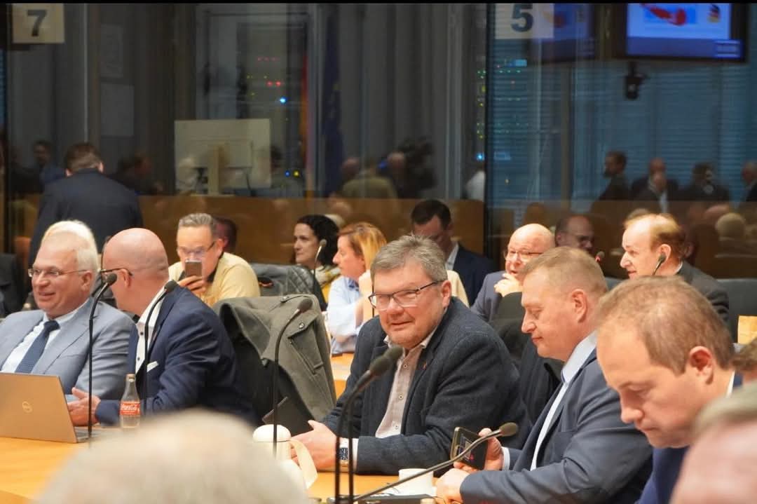 KaufmannAfD's tweet image. Fraktionsitzung unserer @AfDimBundestag am Montag vor der ersten Konstituierenden Sitzung des Bundestags am Dienstag 
#Plenum #Reichstag Berlin #AfD 💙