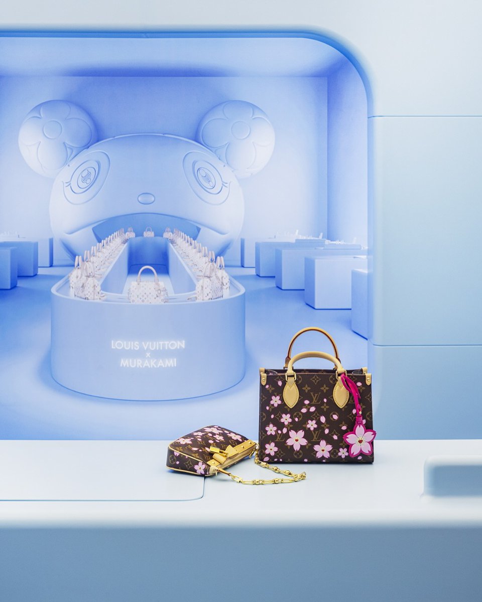 cppluxury's tweet photo. LOUIS VUITTON launches Spring re-edition of Takashi Murakami collab with new major pop-up in Seoul at Dosan

#LouisVuitton #LVxMurakami    #LVCafe #TakashiMurakami #Seoul #Dosan #popup #luxuryfashion #luxurybags #luxury #luxuryretail #luxurybranding #LVMH @LVMH @LouisVuitton https://t.co/7SFr6gKXGj