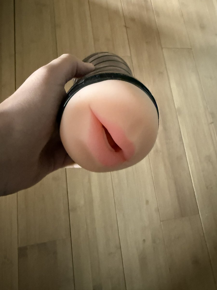 MaathLu's tweet photo. Merci à @GTBeyourlover pour cette nouvelle commande. Hâte de tester tout ça 😈🍆 https://t.co/U6pUCQuD5T