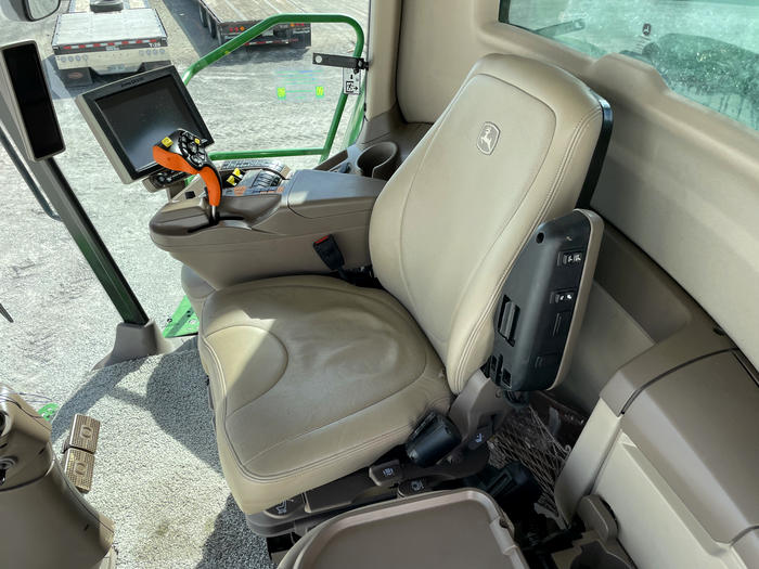 2023 John Deere S790 Combine, 4WD Power Fold Bin Extension 5 Speed FeederHouse Pro Drive 1250/50R32 Floater Tires Premium Cab Leather Seat 576/393 Hours. Asking $389,500.