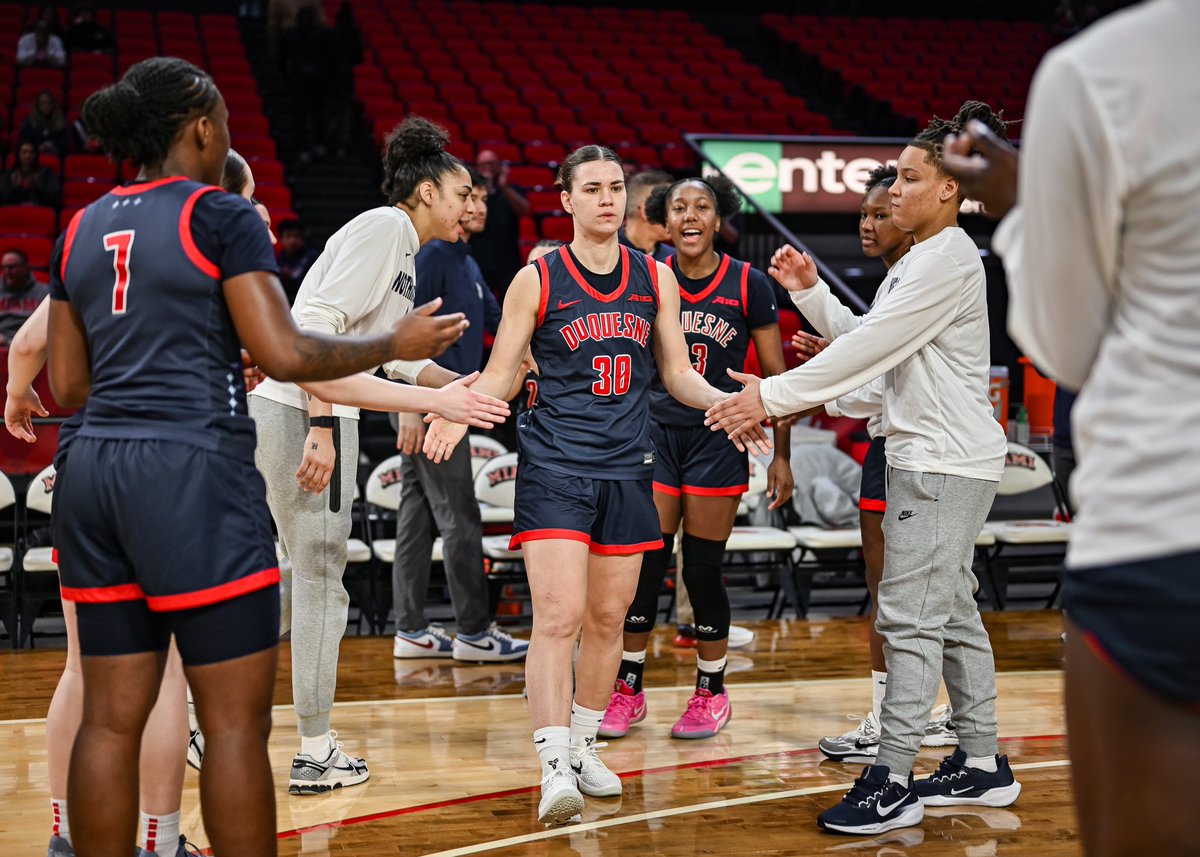 Stacking up those stats 📊 

Meg » 24 PTS, 9 REB, 6 AST, 6 STL
Jerni » 17 PTS, 3 REB 
Mack » 14 PTS, 5-6 FG, 2 REB 
Andj » 13 PTS, 8 REB, 3 AST