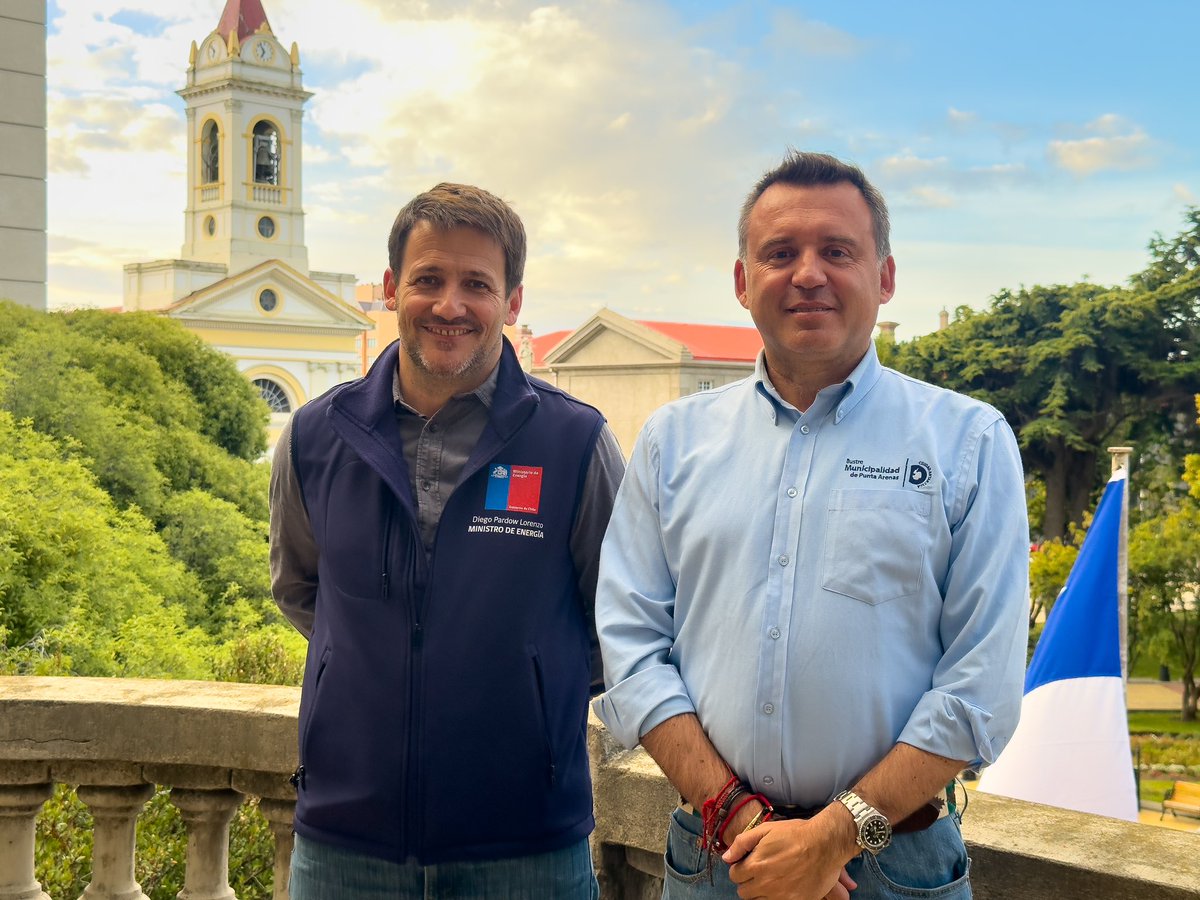 Terminando la jornada en Magallanes, concluimos con una muy buena conversación con el alcalde de Punta Arenas <a href="/ClaudioRadonich/">Claudio Radonich</a>, con quien siempre es fructífero dialogar sobre proyectos como #ParqueSolarComunitario y otras iniciativas para la comuna.