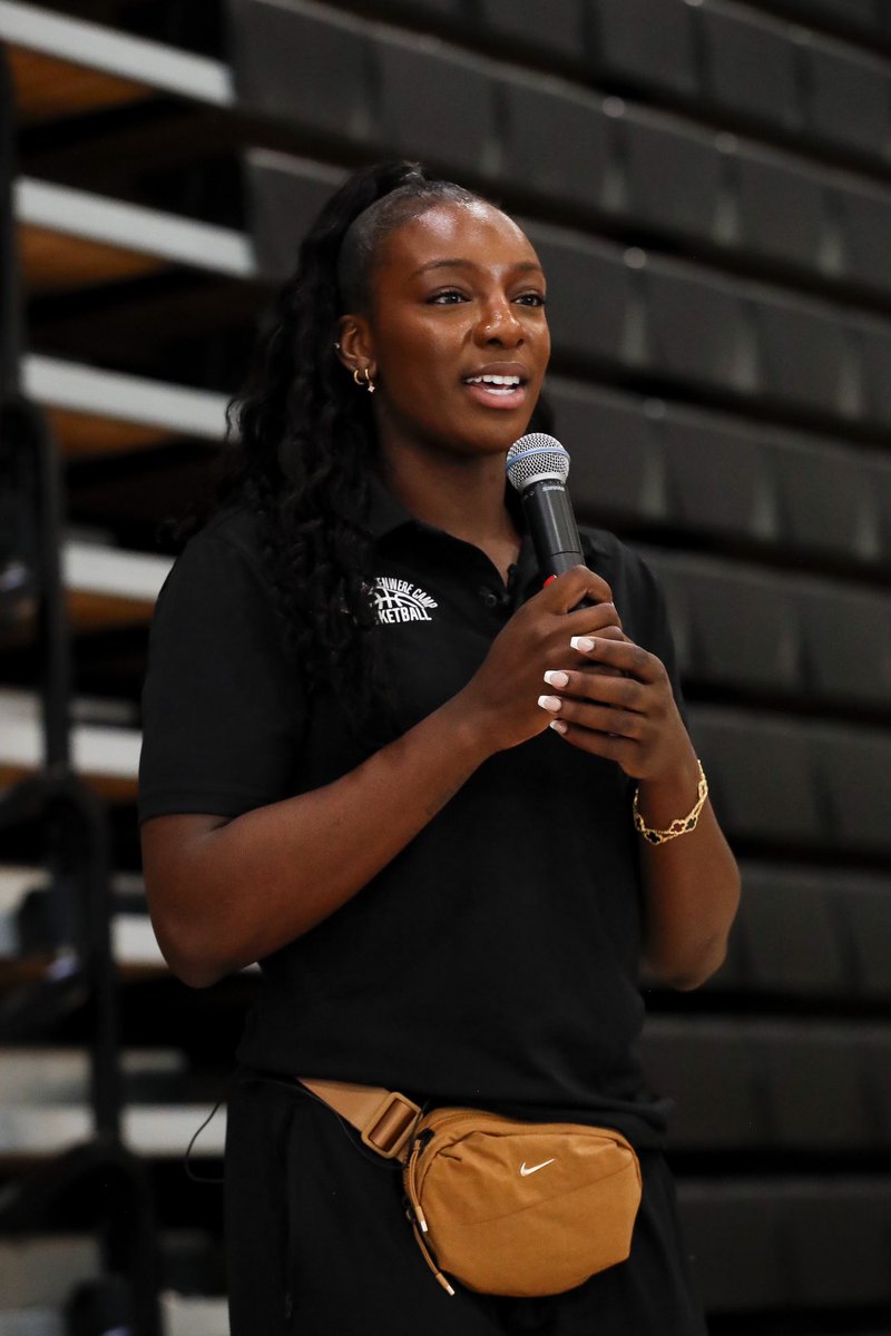 Chicago Sky (@chicagosky) on Twitter photo & that’s a wrap🎬
so proud of our very own <a href="/monyenwere_/">Michaela Onyenwere</a> for hosting her FIRST-EVER Basketball Camp back home in Colorado & that’s a wrap🎬
so proud of our very own <a href="/monyenwere_/">Michaela Onyenwere</a> for hosting her FIRST-EVER Basketball Camp back home in Colorado