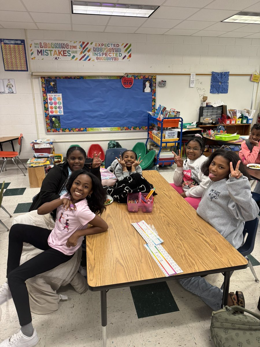 FairOaksHCPS's tweet image. Our first garden club meeting was a success! 🌱🥦🍅🪴 A huge THANK YOU to Mrs. Bingham for being our incredible club sponsor! We’re also sending a heartfelt shout out to Fit for Kids for their fantastic support in getting our garden off the ground!