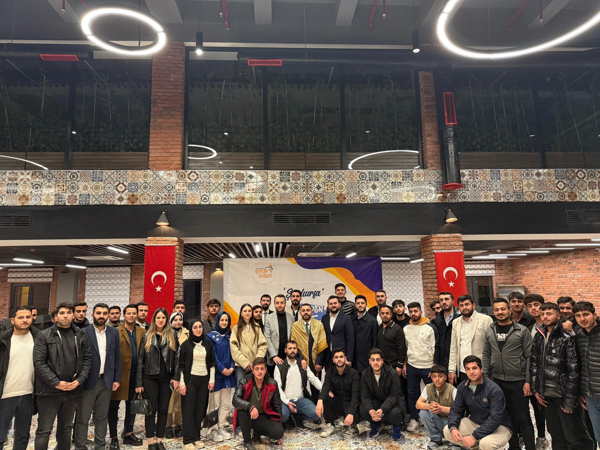 Furkan KÜÇÜK (@furkankucukk_) on Twitter photo Çayın Sıcaklığı İle Sohbetin Güzelliği Şanlıurfa’da Bir Başka Güzel..🚀
Gençlik Kolları Genel Merkez Başkan Yardımcımız Sn. <a href="/abdullahutr/">Abdullah UÇAN</a> ,ve Gençlik Kolları Genel Merkez MKYK Üyemiz Sn. <a href="/FIRATKORAN/">Fırat KÖRAN 🇹🇷</a> katılımlarıyla Yeni Seçmenimiz ile #ÇayBizdenSohbetSizden etkinliğimizi Çayın Sıcaklığı İle Sohbetin Güzelliği Şanlıurfa’da Bir Başka Güzel..🚀
Gençlik Kolları Genel Merkez Başkan Yardımcımız Sn. <a href="/abdullahutr/">Abdullah UÇAN</a> ,ve Gençlik Kolları Genel Merkez MKYK Üyemiz Sn. <a href="/FIRATKORAN/">Fırat KÖRAN 🇹🇷</a> katılımlarıyla Yeni Seçmenimiz ile #ÇayBizdenSohbetSizden etkinliğimizi