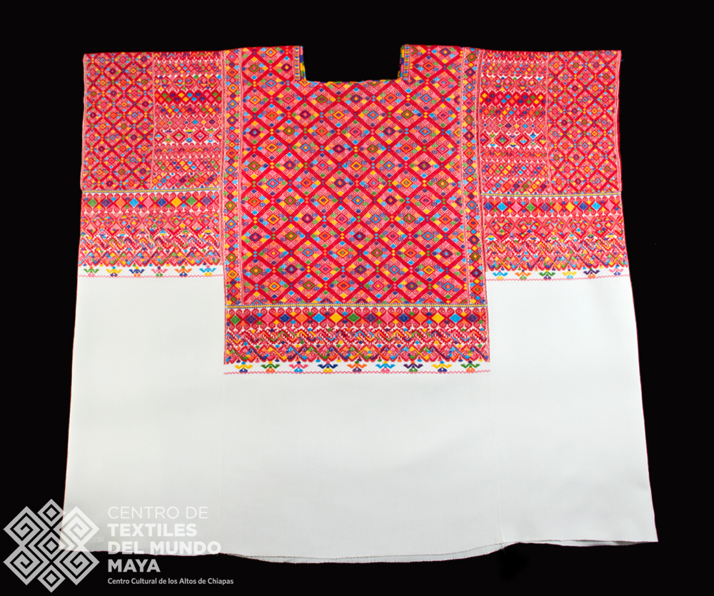 CentroTextiles's tweet photo. Compartimos los retratos y piezas de las tejedoras y bordadoras, encargadas de plasmar su historia a través de la trama y la urdimbre, el hilo, la aguja, el algodón y la lana. Guadalupe Pérez Sánchez, Eustaquia Ruiz Gómez,  Ana Cristina Díaz Pérez y de Marta Sántiz Sántiz. https://t.co/kSJCNoNdCp
